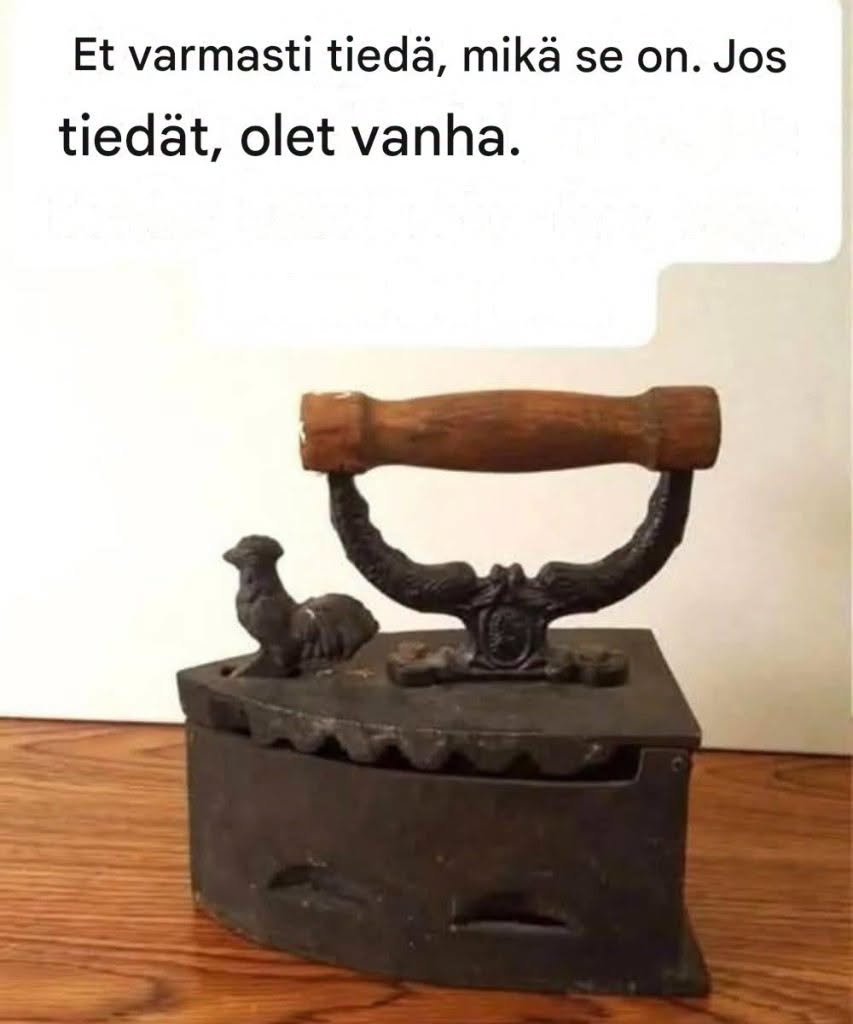Kuvassa oleva “mystinen” esine: hiililaatikkomainen silitysrauta  Resepti kommenteissa. ❤️ JATKAKSESI RESEPTEJÄNI, LÄHETÄ TEKSTIVIESTI “KYLLÄ”